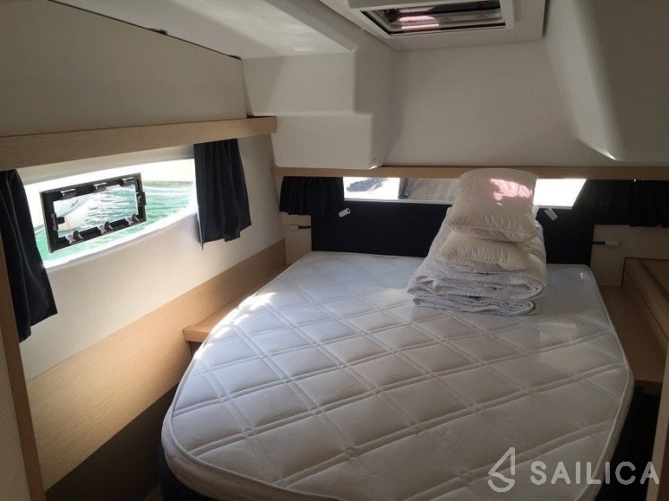 Lucia 40 - Yacht Charter Sailica