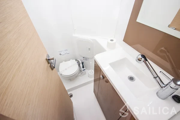 Lucia 40 - Yacht Charter Sailica