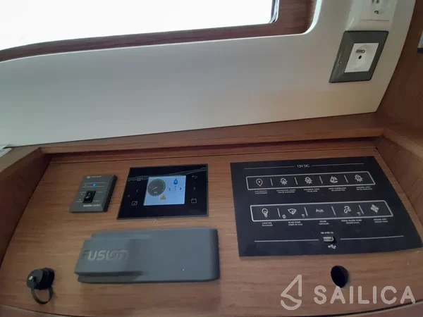 Oceanis 46.1 - Yacht Charter Sailica