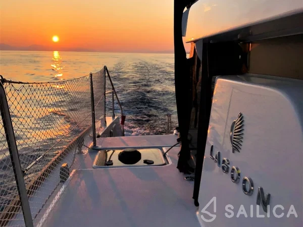 Lagoon 450 S - 4 + 2 cab. - Yacht Charter Sailica
