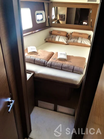Lagoon 450 S - 4 + 2 cab. - Yacht Charter Sailica