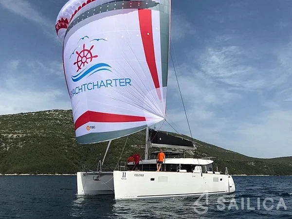 Lagoon 450 S - 4 + 2 cab. - Yacht Charter Sailica