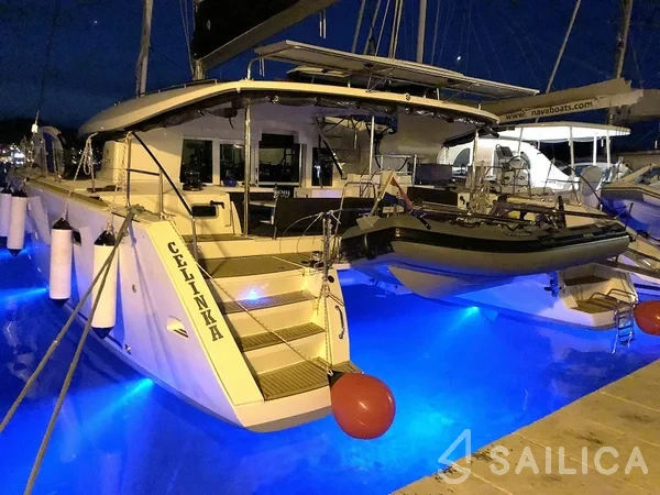 Lagoon 450 S - 4 + 2 cab. - Yacht Charter Sailica