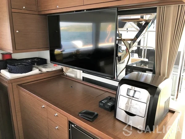 Lagoon 450 S - 4 + 2 cab. - Yacht Charter Sailica