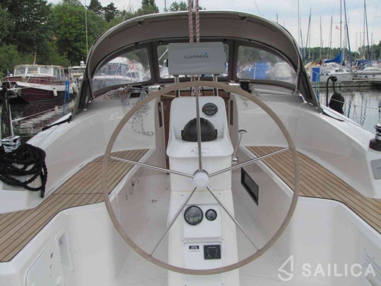 Bavaria 33 Cruiser - Yacht Charter Sailica