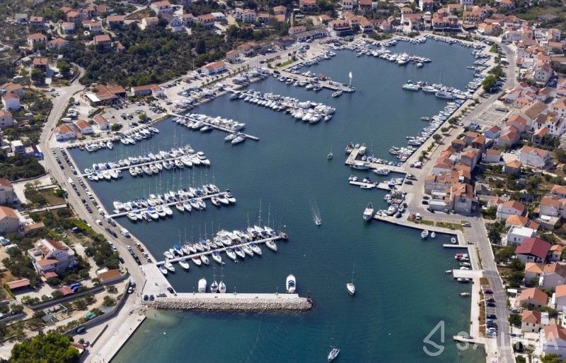 Bavaria 33 Cruiser - Yacht Charter Sailica