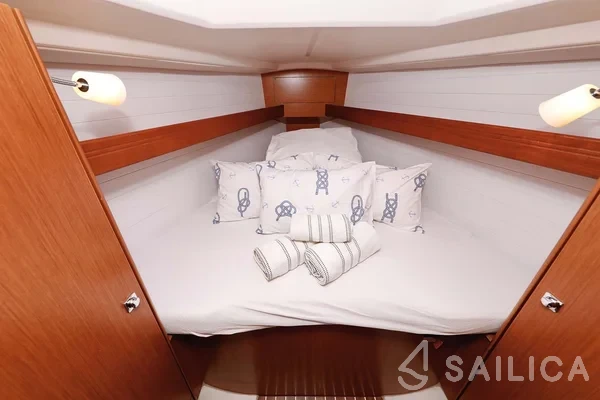 Bavaria 33 Cruiser - Yacht Charter Sailica