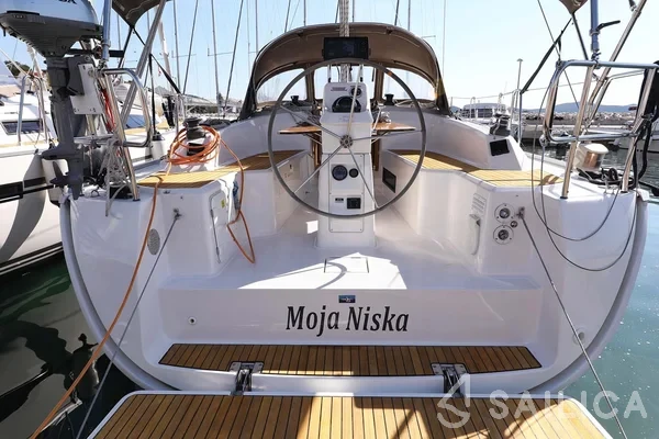 Bavaria 33 Cruiser - Yacht Charter Sailica