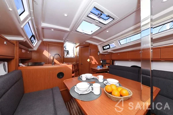 Bavaria 33 Cruiser - Yacht Charter Sailica