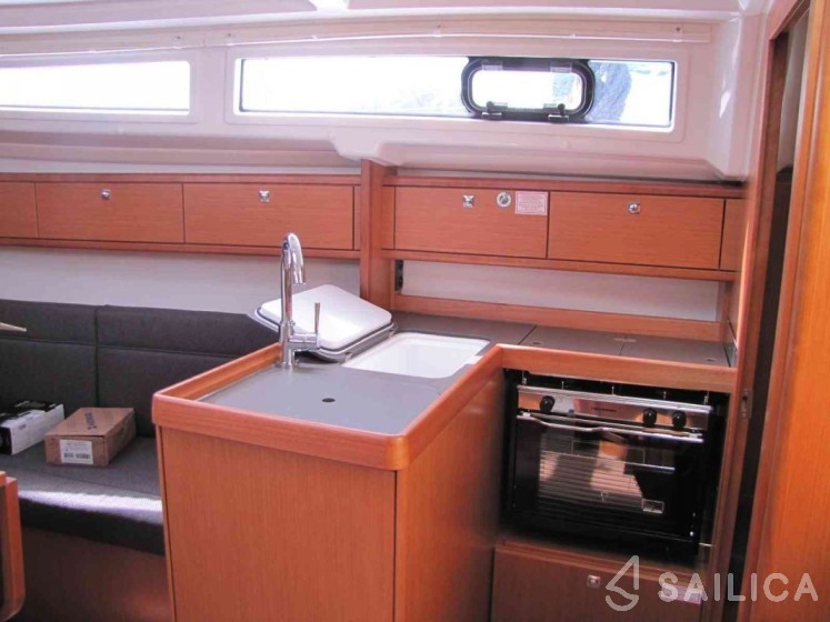 Bavaria 33 Cruiser - Yacht Charter Sailica
