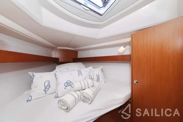 Bavaria 33 Cruiser - Yacht Charter Sailica