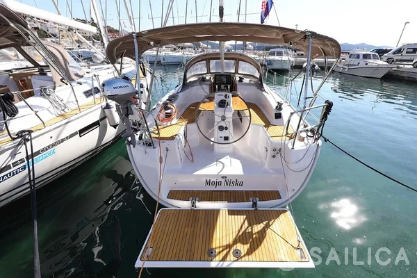 Bavaria 33 Cruiser - Yacht Charter Sailica