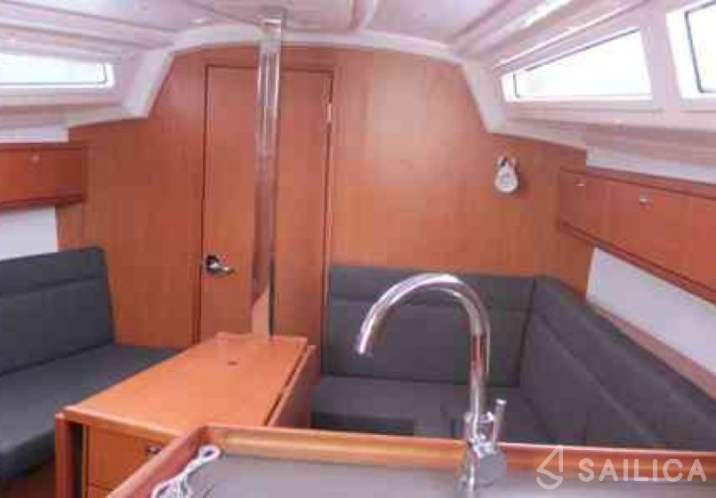 Bavaria 33 Cruiser - Yacht Charter Sailica