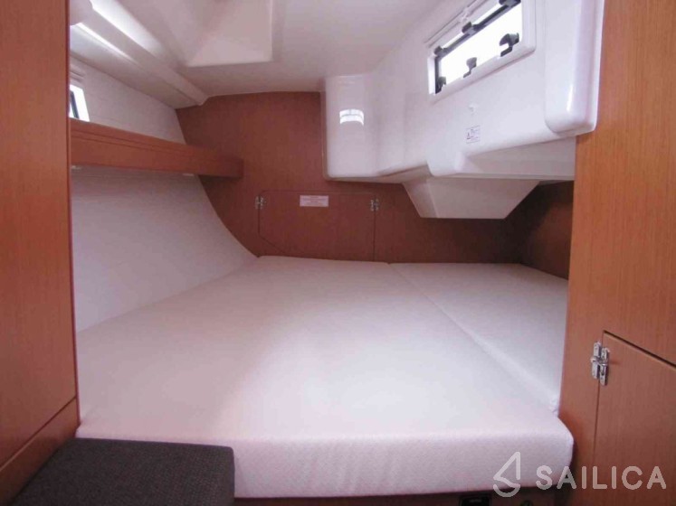 Bavaria 33 Cruiser - Yacht Charter Sailica