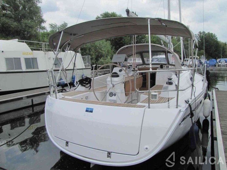 Bavaria 33 Cruiser - Yacht Charter Sailica