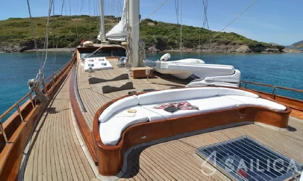 Gulet - Yacht Charter Sailica