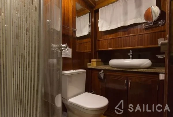 Gulet - Yacht Charter Sailica