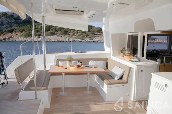 Lagoon 450  Flybridge - Yacht Charter Sailica
