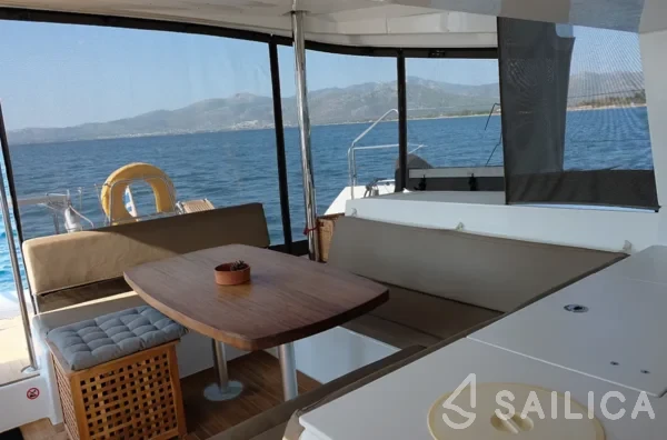 Lagoon 450  Flybridge - Yacht Charter Sailica