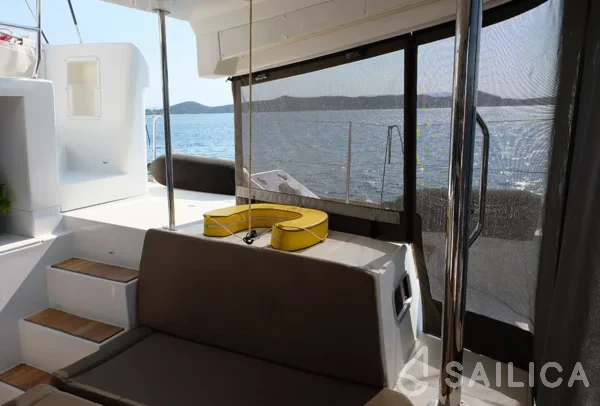 Lagoon 450  Flybridge - Yacht Charter Sailica
