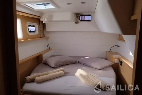 Lagoon 450  Flybridge - Yacht Charter Sailica