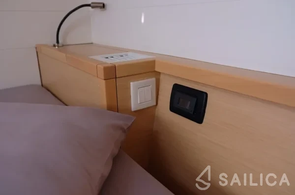 Lagoon 450  Flybridge - Yacht Charter Sailica