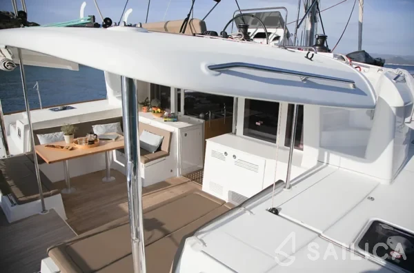 Lagoon 450  Flybridge - Yacht Charter Sailica