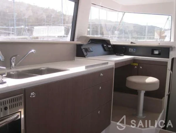 Bali 4.3 - Yacht Charter Sailica
