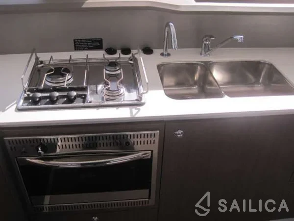 Bali 4.3 - Yacht Charter Sailica
