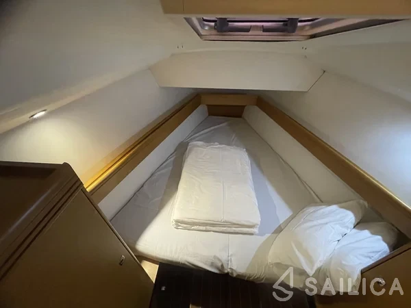 Sun Odyssey 36i - Yacht Charter Sailica