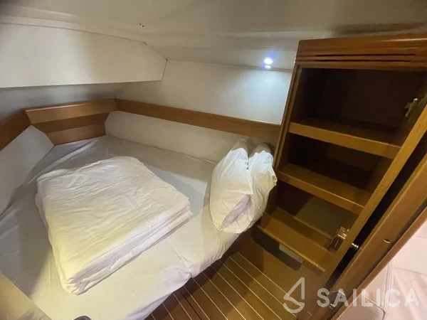 Sun Odyssey 36i - Yacht Charter Sailica