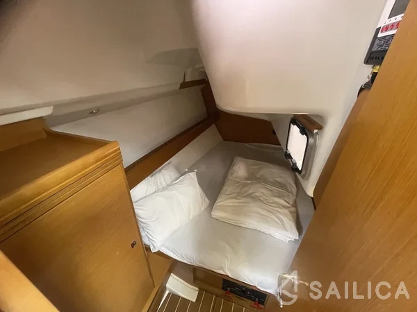 Sun Odyssey 36i - Yacht Charter Sailica