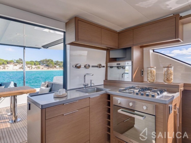Lagoon 50 - Yacht Charter Sailica
