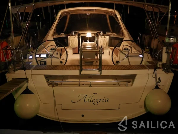 Oceanis 45 - Yacht Charter Sailica