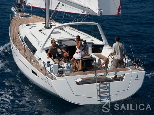 Oceanis 45 - Yacht Charter Sailica