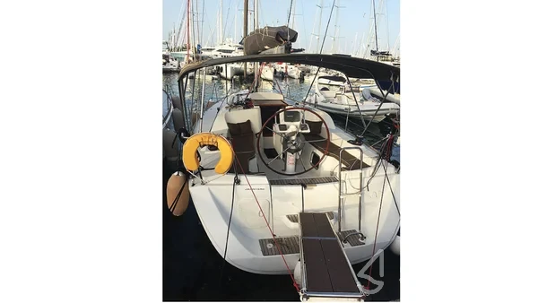 Sun Odyssey 33i - Yacht Charter Sailica