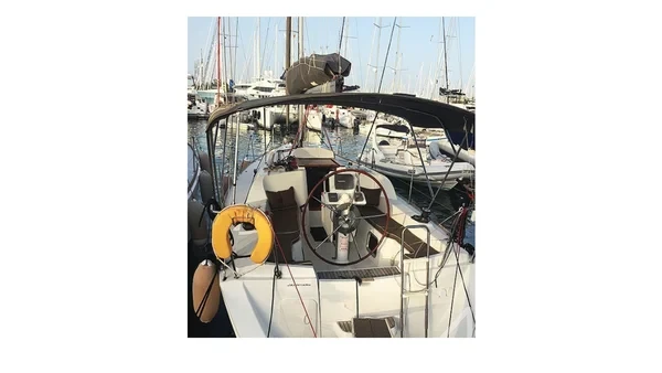 Sun Odyssey 33i - Yacht Charter Sailica