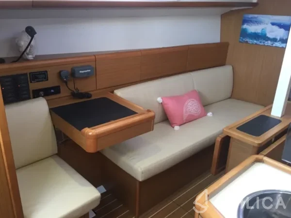 Sun Odyssey 33i - Yacht Charter Sailica