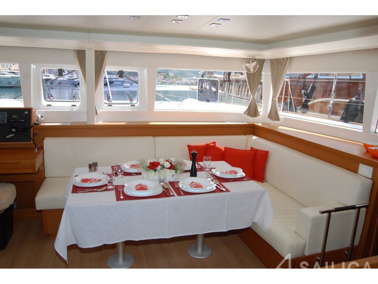 Lagoon 450 - Yacht Charter Sailica