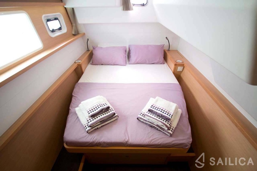 Lagoon 450 - Yacht Charter Sailica