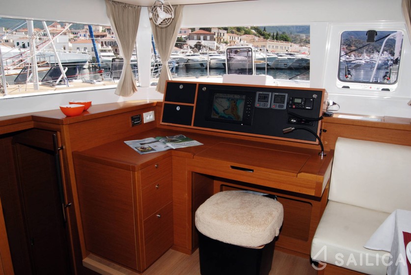 Lagoon 450 - Yacht Charter Sailica