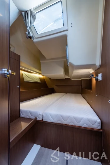 Oceanis 41.1 - Yacht Charter Sailica