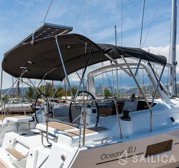 Oceanis 41.1 - Yacht Charter Sailica