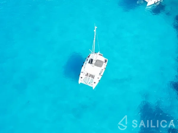 Lagoon 42 - Yacht Charter Sailica