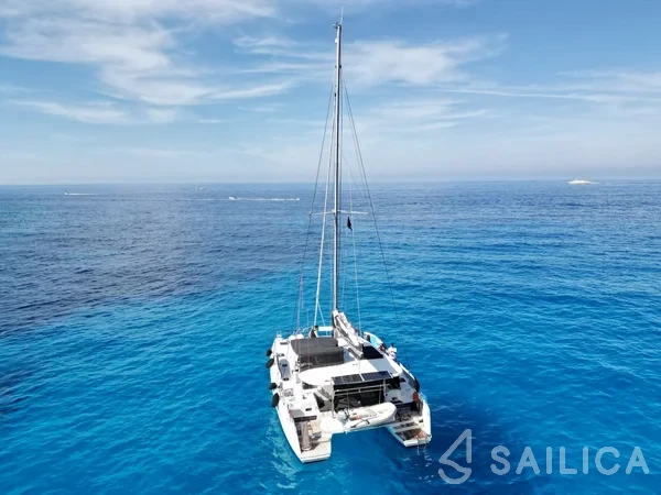 Lagoon 42 - Yacht Charter Sailica