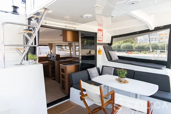 Lagoon 42 - Yacht Charter Sailica