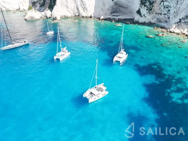 Lagoon 42 - Yacht Charter Sailica