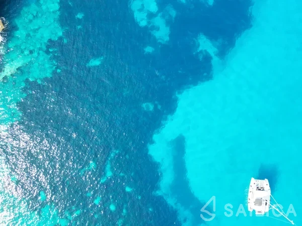 Lagoon 42 - Yacht Charter Sailica