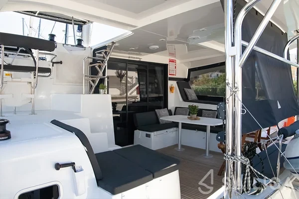Lagoon 42 - Yacht Charter Sailica