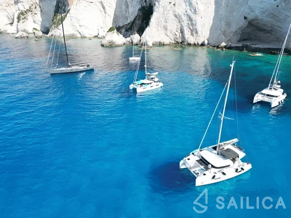 Lagoon 42 - Yacht Charter Sailica